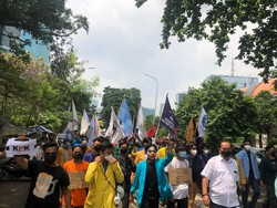 Gelar Aksi, Massa Aliansi BEM SI Geruduk KPK