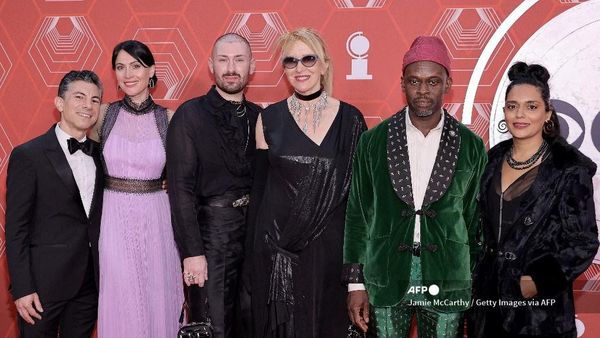 Selamat, Musikal Moulin Rouge! Raih Predikat Terbaik 2021