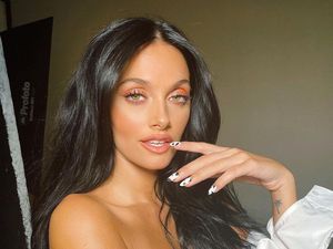 10 Potret Seksi Oriana Sabatini, Pacar Paulo Dybala yang Mengaku Biseksual 10 Potret Seksi Oriana Sabatini, Pacar Paulo Dybala yang Mengaku Biseksual