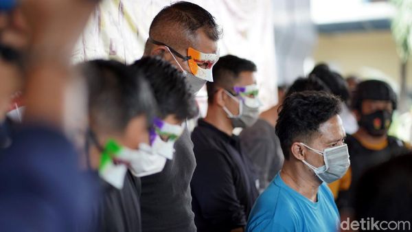 Polda Jateng Ringkus Praktik Pijat Plus-plus Sesama Jenis di Solo
