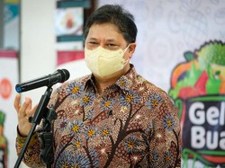 HUT Golkar, Airlangga Giveaway Rp 216 Juta di Jawa Timur