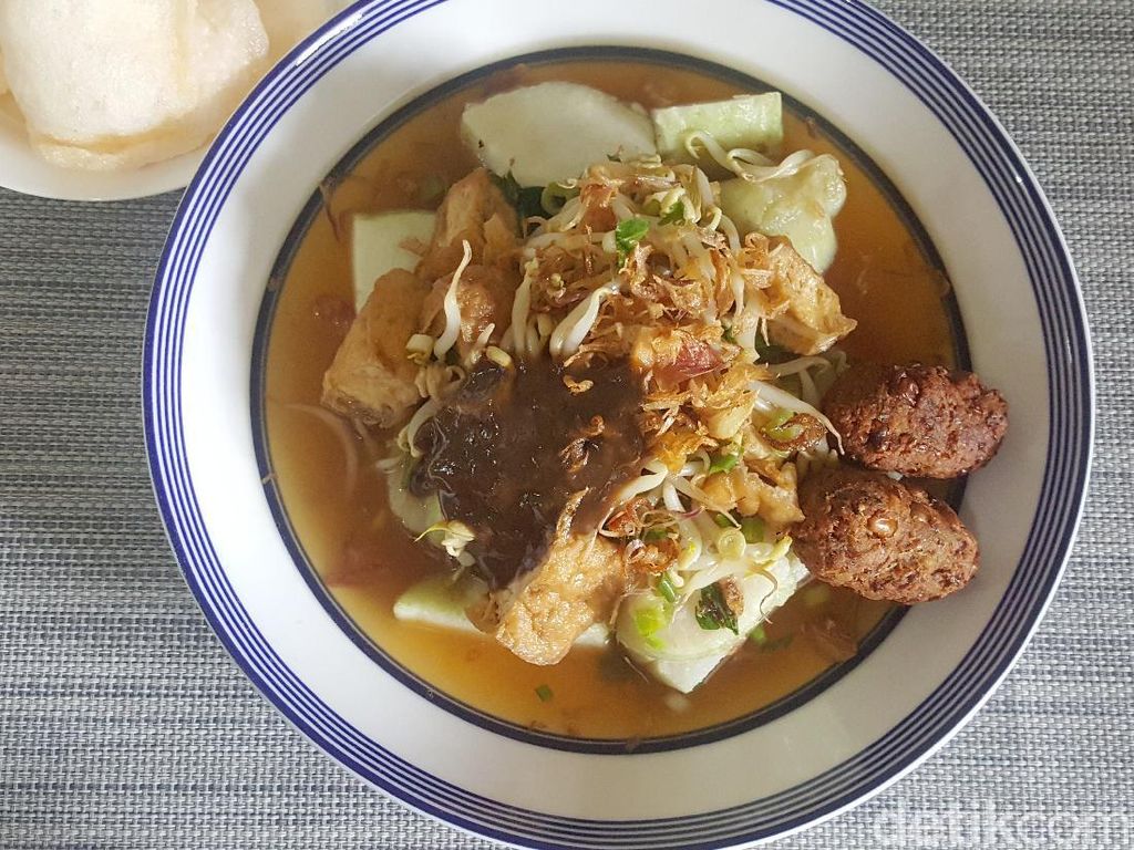 Peringati Hari Pahlawan, Ini 7 Makanan Surabaya yang Uenak Poll!