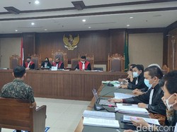 Aspri: Maskur Husain Habiskan Rp 142 Juta Sawer Penyanyi-Karyawan Kafe