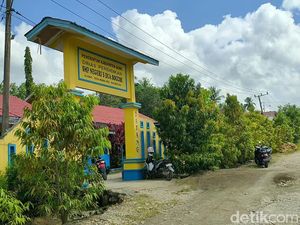 Guru di Sulsel yang Ceramah Berjam-jam hingga Siswa Nyaris Pingsan Disanksi Guru di Sulsel yang Ceramah Berjam-jam hingga Siswa Nyaris Pingsan Disanksi