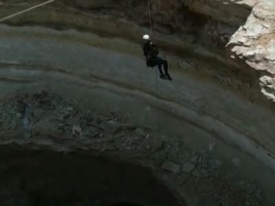 Penasaran Isi Sumur Neraka di Yaman, Ilmuwan Berhasil Terjun ke Dalamnya