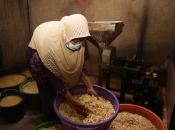 Cerita Bu Subur, Bangun Usaha Tempe Sampai Bisa Kuliahkan 3 Putrinya