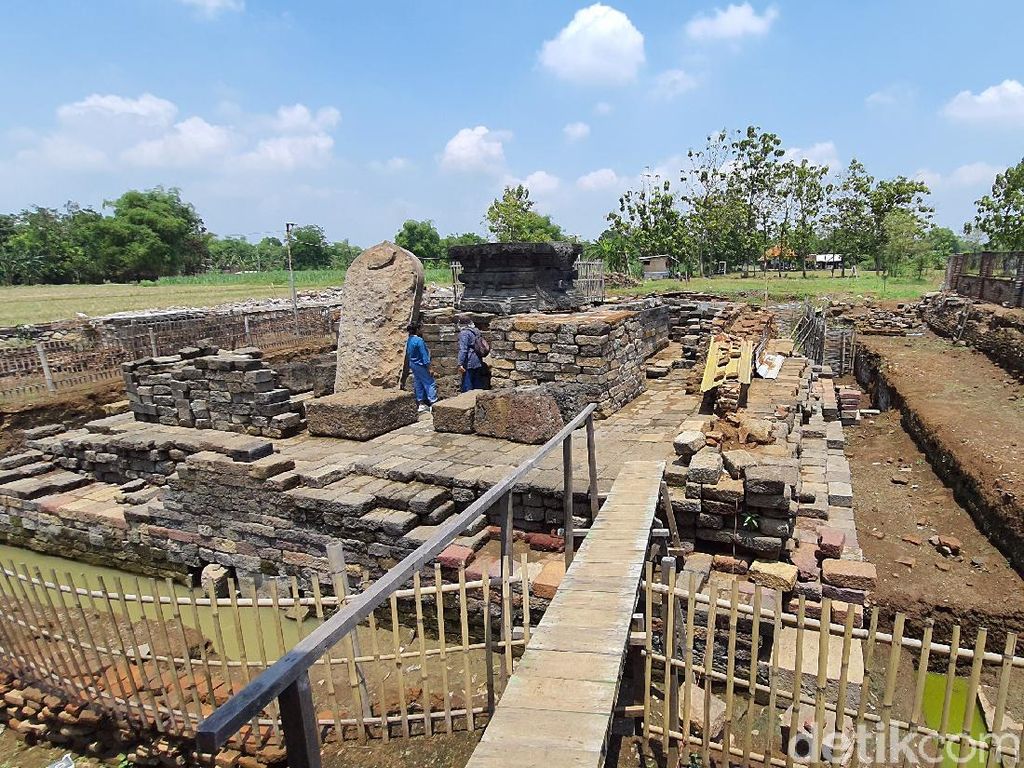 Ekskavasi Candi Tribhuwana Tunggadewi, Arkeolog Cari Bagian Pagar dan Halaman