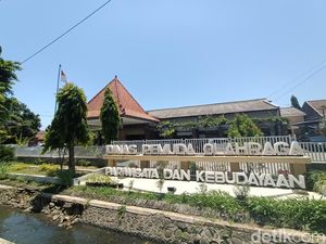 KPK Geledah Dinkes hingga Dispendik Kabupaten Probolinggo KPK Geledah Dinkes hingga Dispendik Kabupaten Probolinggo