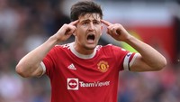 Harry Maguire tercatat paling sering bikin eror yang berujung gawang Manchester United jadi kebobolan, sebanyak tiga kali. Erornya Maguire, termasuk soal tidak menutup ruang gerak dengan cepat, sampai mudahnya kehilangan bola (Getty Images)