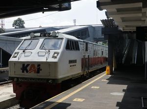 Jelang Libur Nyepi, 8.761 Orang Naik Kereta Api Jarak Jauh dari Jakarta Jelang Libur Nyepi, 8.761 Orang Naik Kereta Api Jarak Jauh dari Jakarta