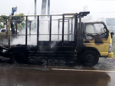 Ludes! Ini Penampakan Truk yang Terbakar di Depan SPBU Sidoarjo