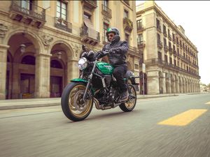 Motor Retro Kawasaki Z650RS Meluncur, Pinjam Mesin Ninja 650 Motor Retro Kawasaki Z650RS Meluncur, Pinjam Mesin Ninja 650