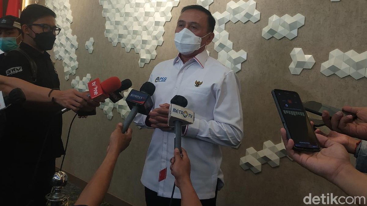 Ketum PSSI, Mochamad Iriawan, melepas Timnas Indonesia ke Turki. (Foto: Muhammad Robbani/detikcom)