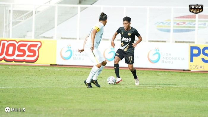 Dewa United melawan Rans Cilegon dalam laga pertamanya di Liga 2 2021.