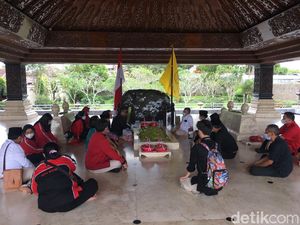 Saat Pengunjung Keluhkan Soal Anak Belum Boleh Masuk Makam Bung Karno