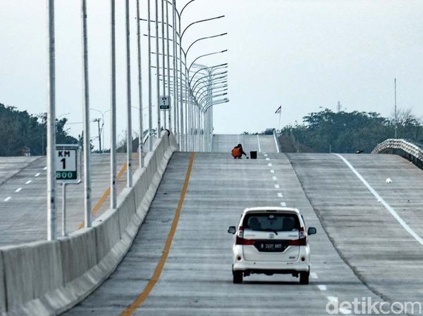 Menjajal Tol ke Bandara Kertajati yang Bakal Rampung