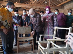 Bangun Factory Sharing Furnitur, Kemenkop UKM Kucurkan Rp 13 M