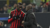 AC Milan waktu itu dilatih oleh Clarence Seedorf. (Foto: Getty Images/Marco Luzzani)