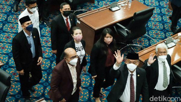 Dihadiri PDIP-PSI, Paripurna Interpelasi Anies Digas Meski Diboikot