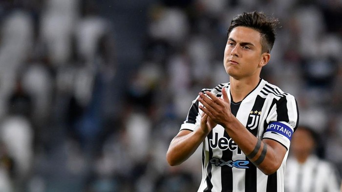 TURIN, ITALY - AUGUST 28: Paulo Dybala of Juventus gestures during the Serie A match between Juventus and Empoli FC at Juventus Stadium on August 28, 2021 in Turin, Italy. (Photo by Giorgio Perottino/Getty Images)