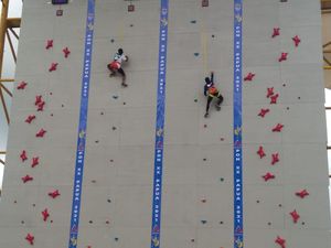 PON Papua 2021: Atlet Papua Sabet Emas di Panjat Tebing