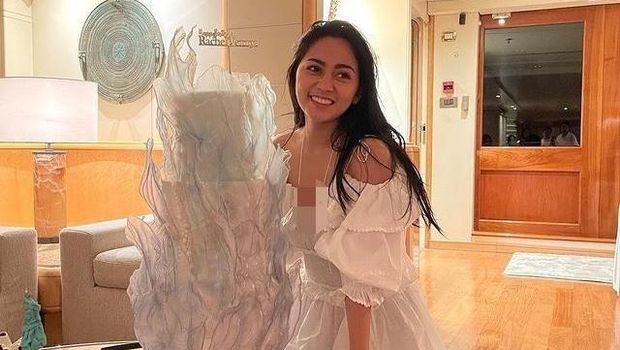 Rachel Vennya baru saja merayakannya ulang tahunnya di sebuah kapal pesiar mewah bak hotel bintang lima. Yuk intip!