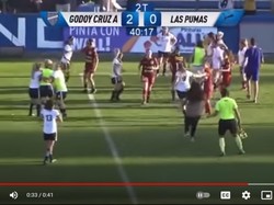 Ricuh Sepakbola Putri, Baku Hantam hingga Jambak-jambakan!