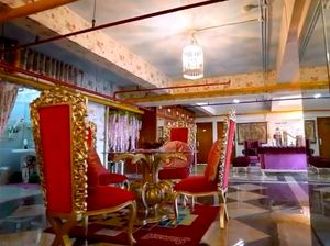 9 Potret Mewah Rumah Dokter Kecantikan yang Punya Bisnis Pesawat