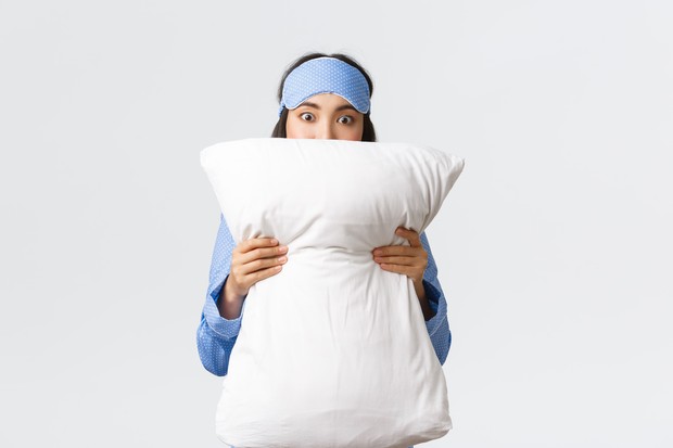 Sering Mengganti Sarung Bantal/Foto: Freepik.com/Benzoix Sering mengganti sarung bantal