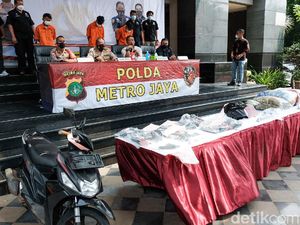 Eksekutor Penembakan Ketua Majelis Taklim di Tangerang Dibayar Rp 50 Juta Eksekutor Penembakan Ketua Majelis Taklim di Tangerang Dibayar Rp 50 Juta