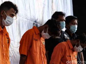 Tampang Penembak Paranormal yang Dikenal Sebagai Ustaz di Tangerang Tampang Penembak Paranormal yang Dikenal Sebagai Ustaz di Tangerang