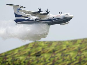 Wow, Pesawat Amfibi Terbesar Dunia Mejeng di Airshow China Wow, Pesawat Amfibi Terbesar Dunia Mejeng di Airshow China