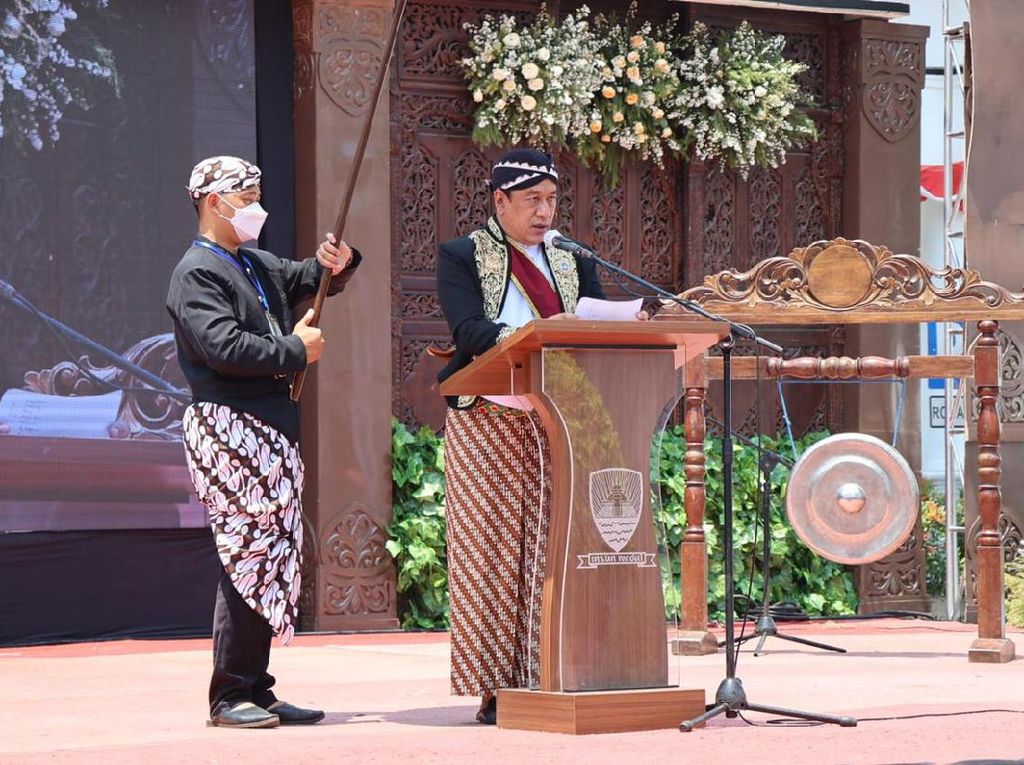 57 Raja dan Sultan di RI Tegaskan Sikap Satu Jiwa dengan DPD 57 Raja dan Sultan di RI Tegaskan Sikap Satu Jiwa dengan DPD