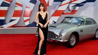 9 Potret Seksi Bond Girl Baru Ana de Armas di Premier No Time To Die