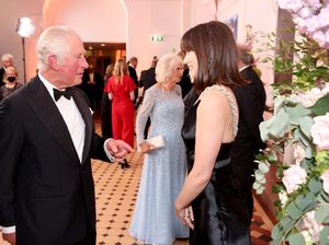 Ana de Armas Sexy In Black di Hadapan Pangeran Charles