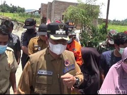 Warga Curhat Rumah Hanyut Gegara Banjir, Bupati Luwu Janji Ganti-Benahi