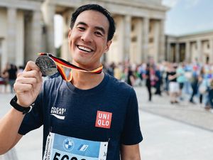 Daniel Mananta Kalahkan Diri Sendiri dan Keajaiban di Berlin Marathon 2021