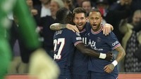 Berkat golnya di laga ini, Lionel Messi tercatat sebagai pemain yang paling sering membobol gawang Man City di Liga Champions (7).  AP Photo/Christophe Ena.