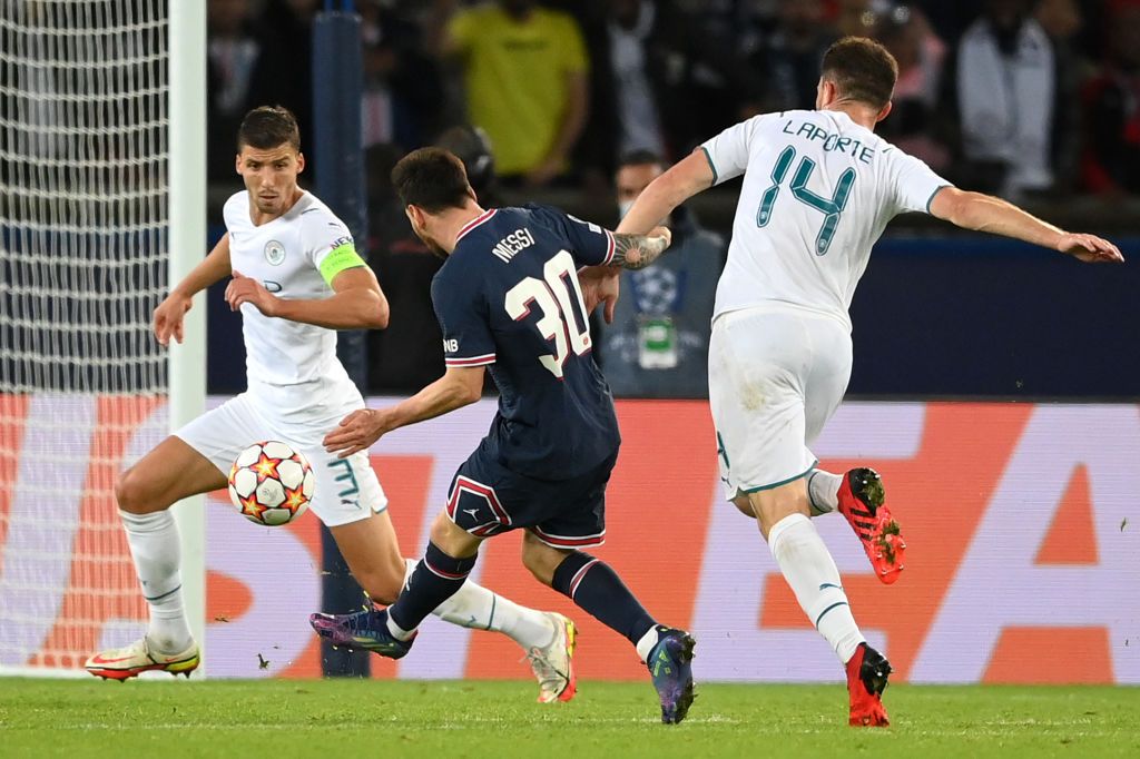 Lionel Messi menyumbang satu gol saat Paris Saint-Germain menang atas Manchester City. Messi akhirnya membuka rekening gol untuk klub barunya itu.