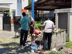 Di Dinas Peternakan Probolinggo, KPK Cari Dokumen hingga Tempat Sampah