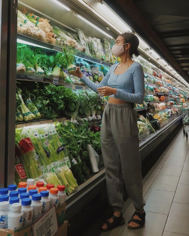 Foto: Instagram.com/evacelia Crop top style Eva Celia