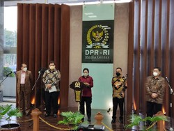 Airlangga Antar Surat Golkar ke DPR Soal Lodewijk Gantikan Azis Syamsuddin