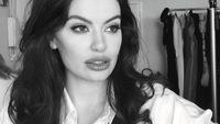 10 Pesona Miss Universe Albania 2021, Ilmuwan Cantik Mirip Angelina Jolie