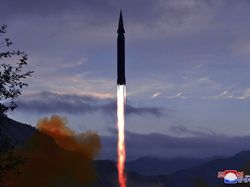 Amerika Diam-diam Uji Rudal Hipersonik Agar Tak Ketahuan Rusia