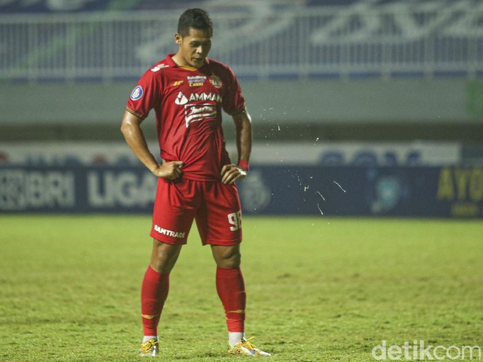 Persija Jakarta ditahan imbang Persita Tangerang 1-1 dalam lanjutan Liga 1 2021. Ini menjadi hasil imbang keempat untuk Macan Kemayoran setelah menjalani lima laga.