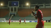 Rohit Chand merayakan gol yang dicetaknya.