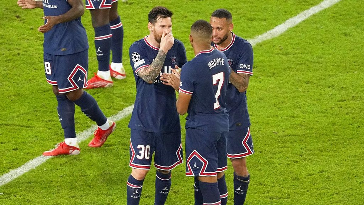 Lionel Messi menjelaskan perbedaan antara trio MSN dan MNM (Foto: AP/Michel Euler)