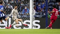 Liverpool menambah keunggulan pada menit ke-60. Salah mencetak gol keduanya di laga ini sekaligus membawa Liverpool unggul 3-0. AP Photo/Luis Vieira.