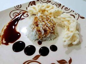 Kreatif! Food Plating Sulap Nasi Lauk Kerupuk Jadi Menu Restoran