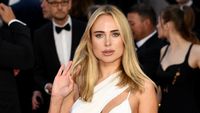 Potret Kimberley Garner Pakai Busana Gagal Fungsi di Acara No Time To Die